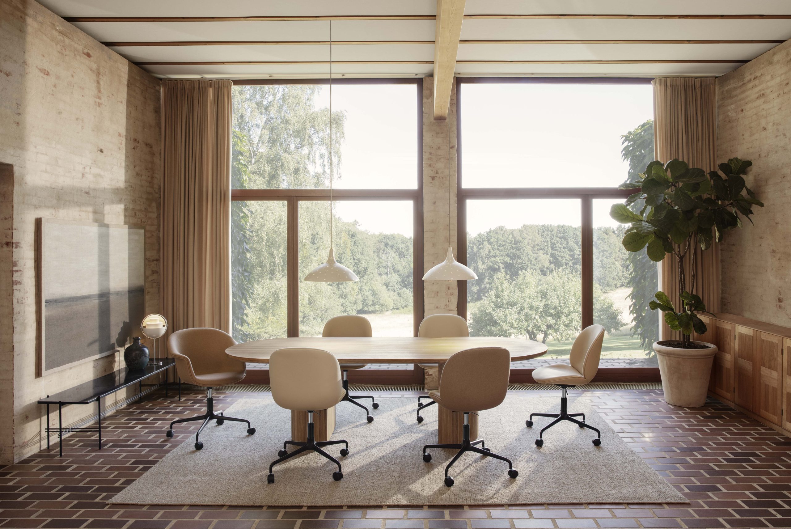 GUBI_SPRING 24_HeightAdjustable_MeetingChair_06